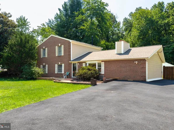 8407 Spruce St, Manassas, VA 20111