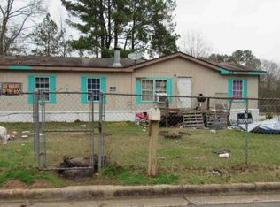 1419 Netherly St, Center, TX 75935