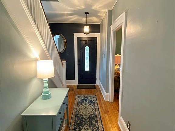 4th image of 81 Evergreen St