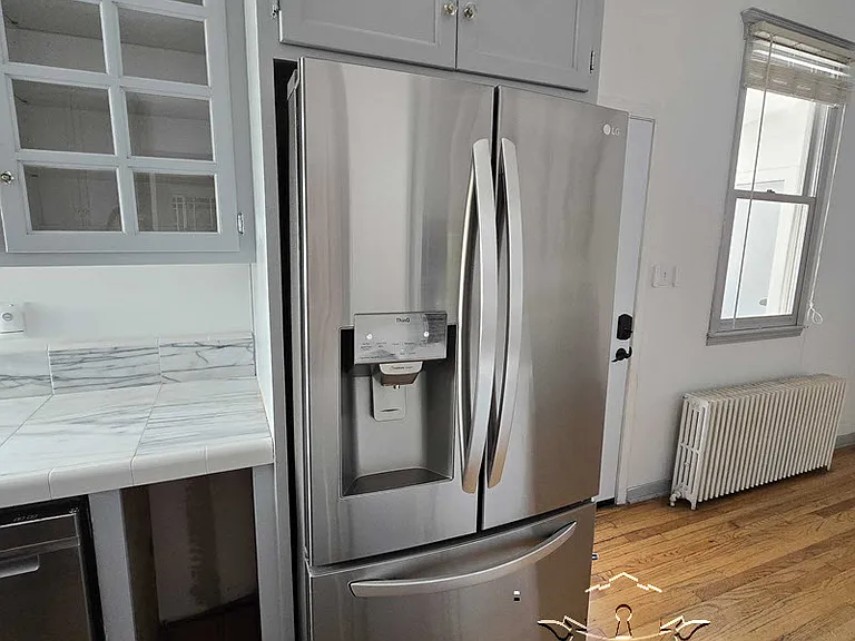 210 N Auburn St — Photo 19
