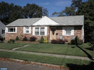 27 Overbrook Ave, Maple Shade, NJ 08052