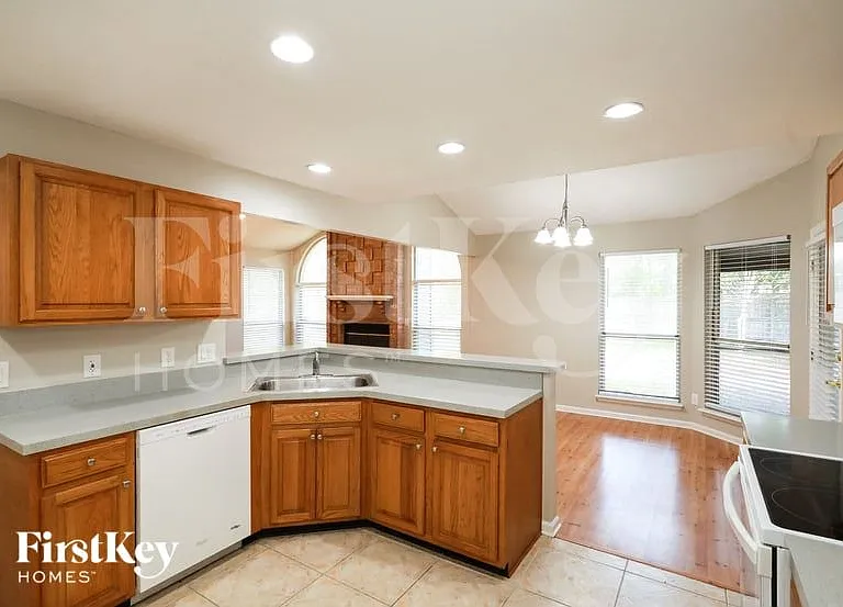 1691 Ponce De Leon Ct — Photo 7
