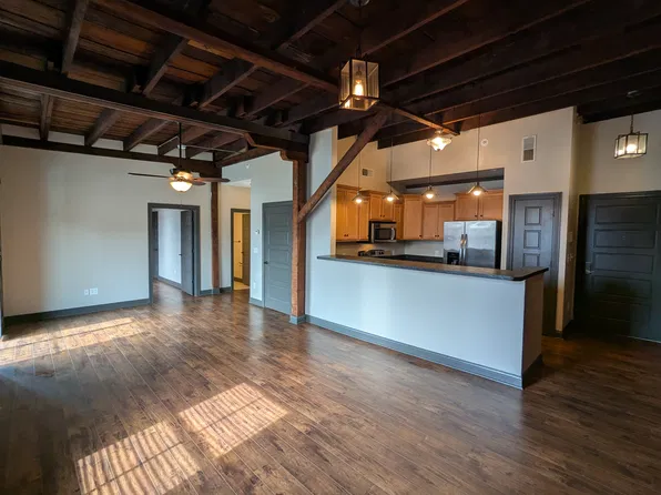 126 W A St APT 2F, Belleville, IL 62220