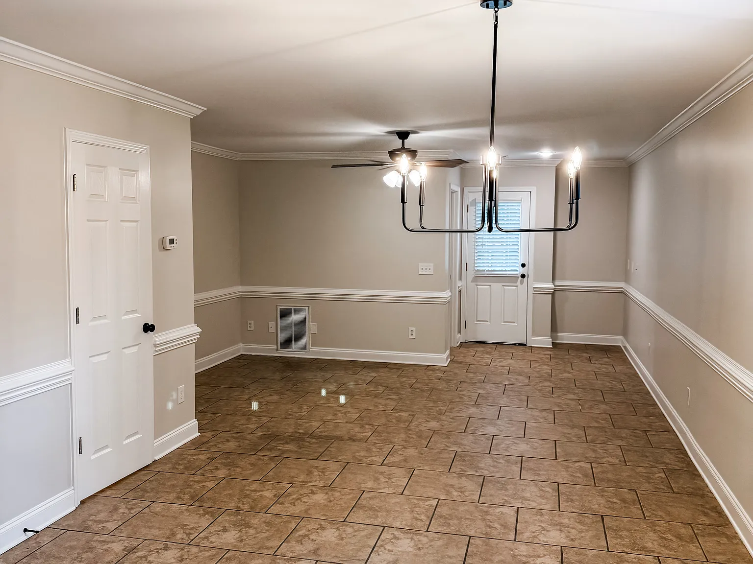 2 bed, 1200 sqft, $1,395 — Photo 3