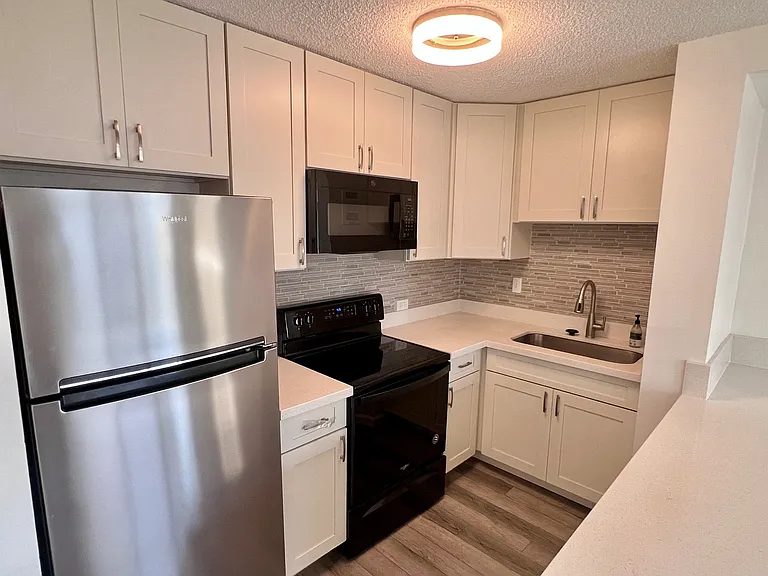 1914 University Ave #303 — Photo 7