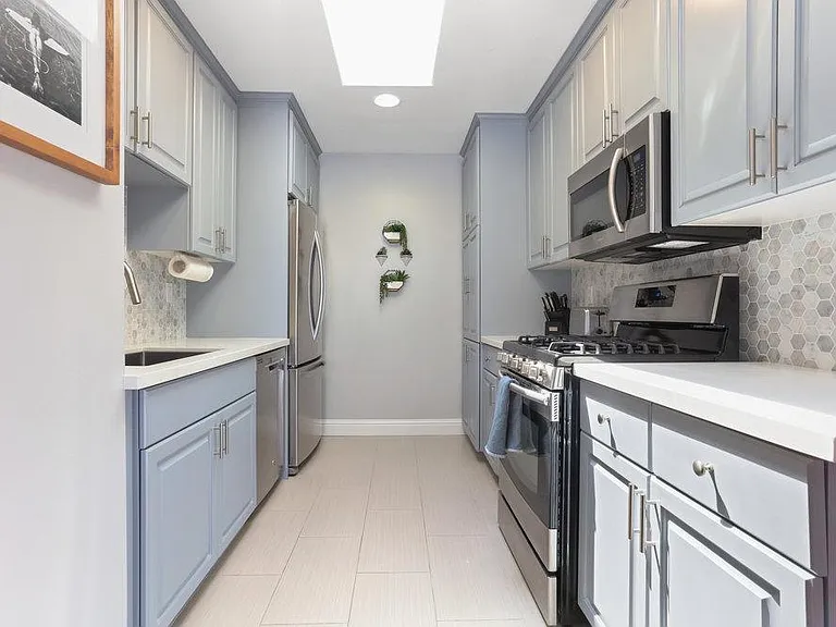 1853 Hornblend St — Photo 7