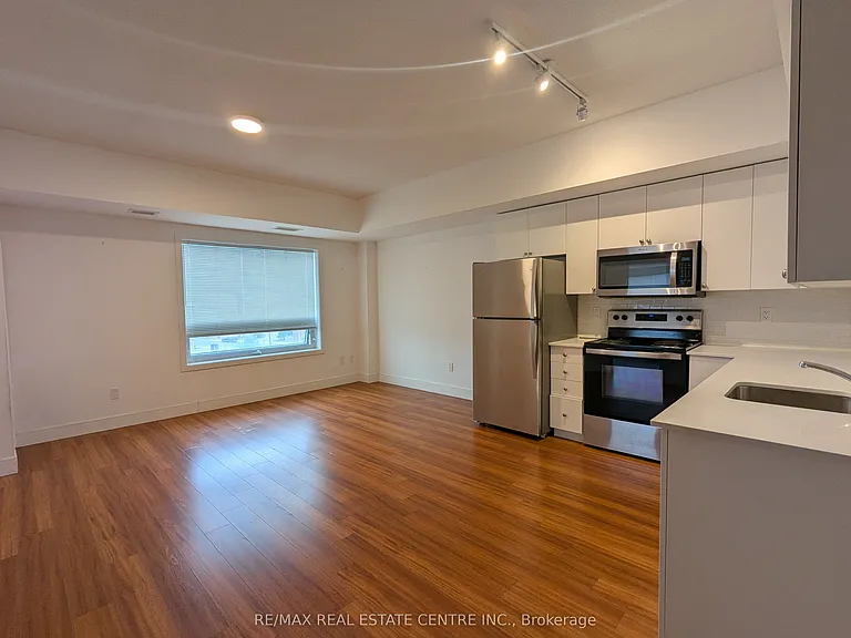 1 Wellington St #418 — Photo 5