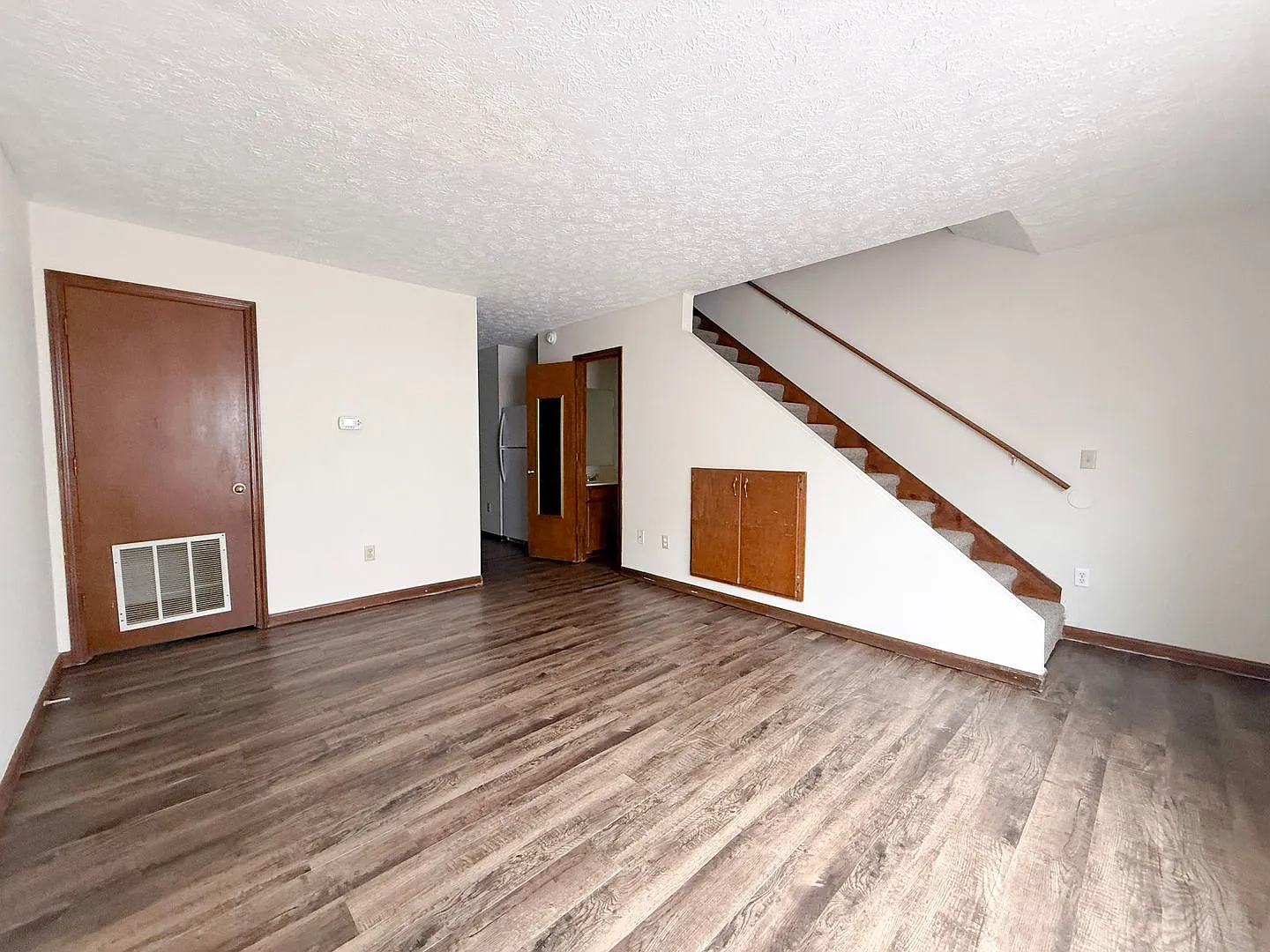 492 W 9th St — Photo 3