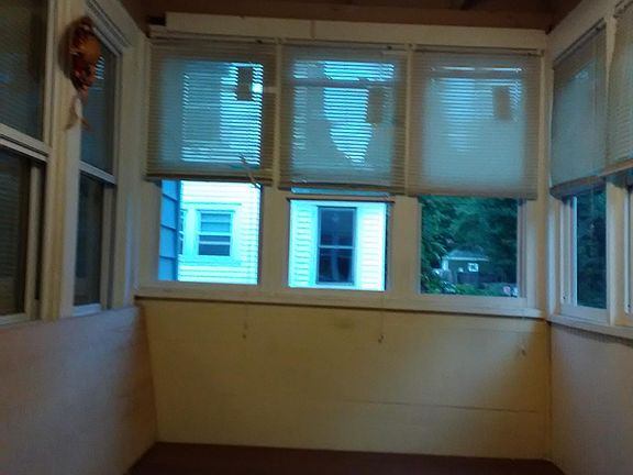 Sun Room - Great for a gathering or a play area for Pets and/or Kids. Floors can take lots of foot/paw traffic.