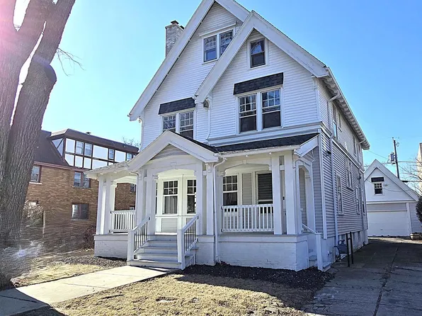 3225 North Hackett AVENUE, Milwaukee, WI 53211