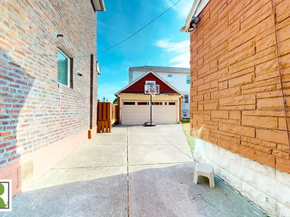 4010 Quentin Road image 10 of 13