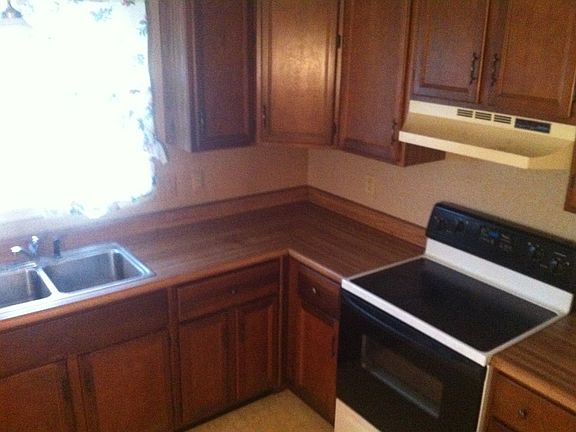 5th image of 20811 Flora St