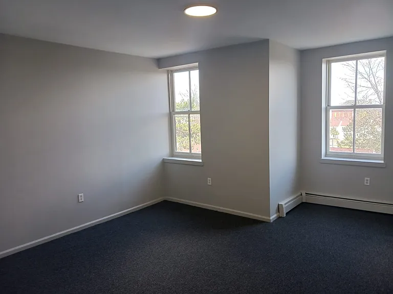 588-612 E Main St #598-C — Photo 8