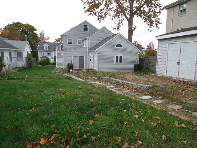 2nd image of 85 Vernon St Unit 2