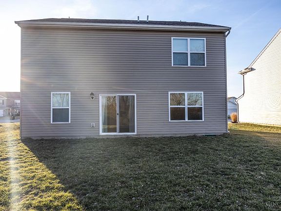3rd image of 950 Nelson Pl