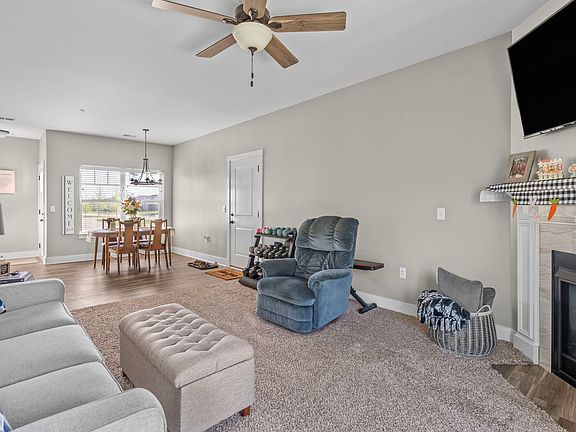 4th image of 2940 Mary Leigh Dr #0