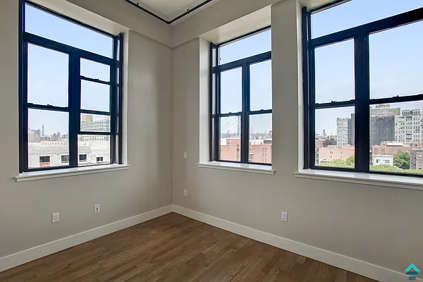 Rented by EXR | media 12