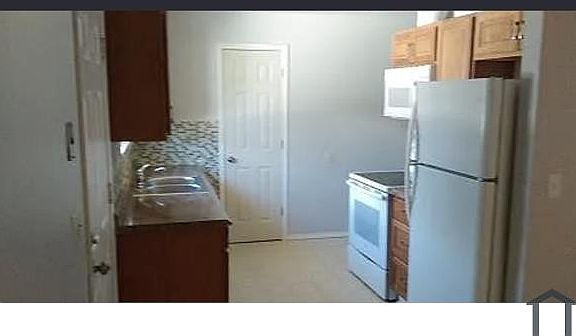 3rd image of 270 Beech St