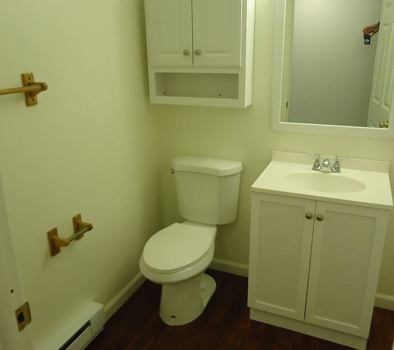2nd image of 141 Cemetery Rd APT C