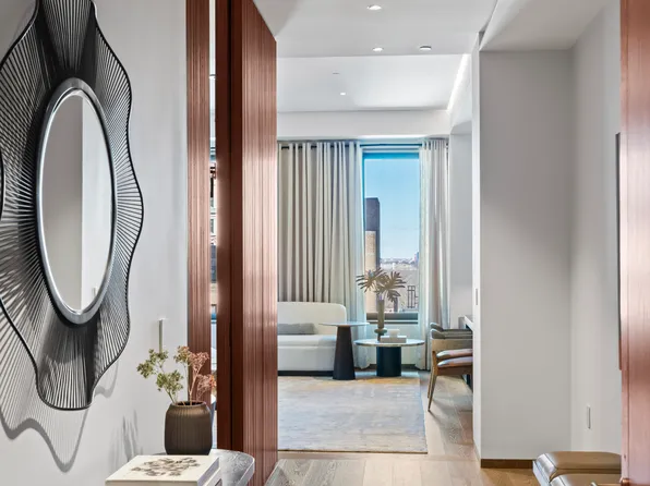 730 Fifth Avenue image 15 of 46