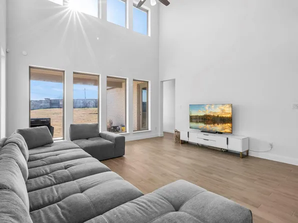 200 Marvins Bnd, Georgetown, TX 78628