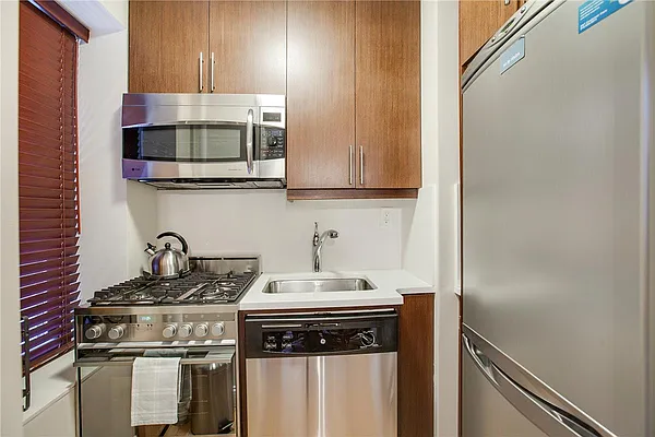 Rented by Time Equities Brokerage | media 13