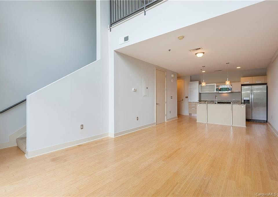 1st image of 1133 Metropolitan Ave Unit 304
