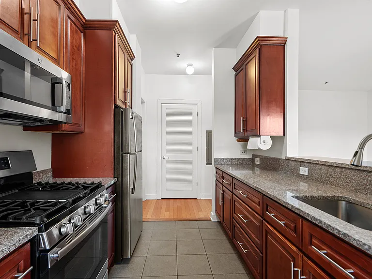 172 Culver Ave #407 — Photo 3
