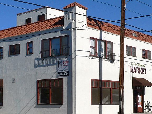 2nd image of 1019 E Santa Clara St