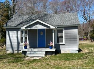 33 Goshen Rd, Waterford, CT 06385