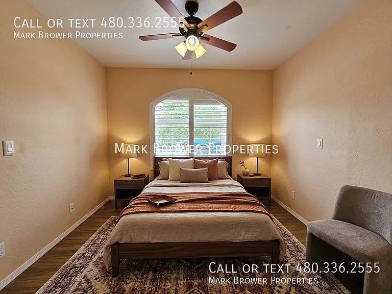 566 S Esmeralda — Photo 17