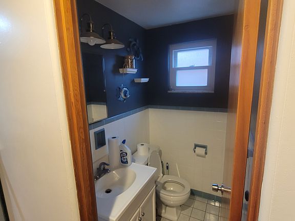 5th image of 621 Fernhill Ave