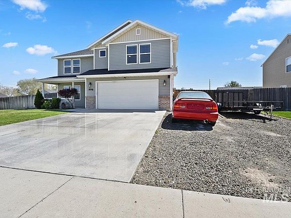 3rd image of 996 S Bobby Ave