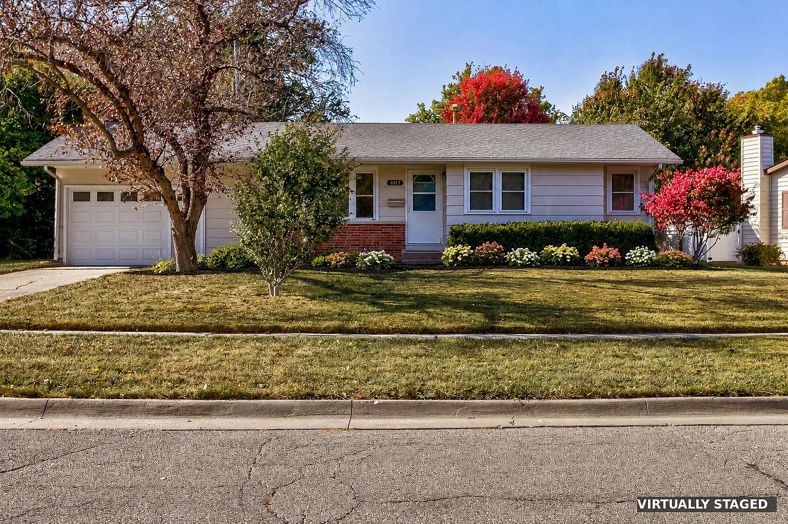 4 bed, 904 sqft, $1,800 — Photo 1