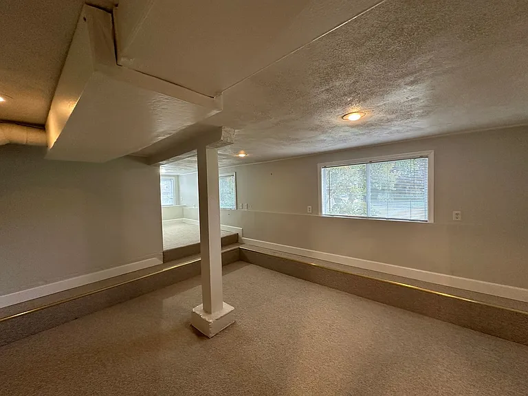 8203 Wallingford Ave N — Photo 21