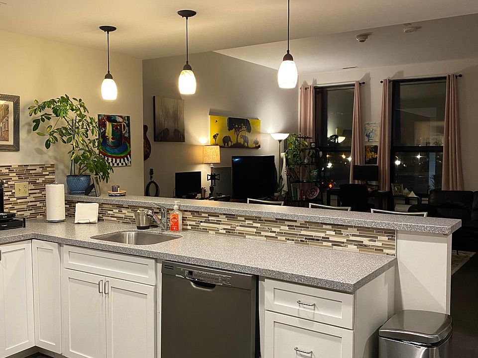 1st image of 208 W Water St APT 213