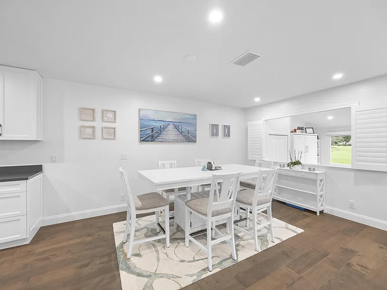 17235 Bay St — Photo 6