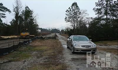 3rd image of 2532 Beaver Dam Ln