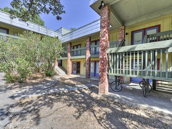 5th image of 3903 Peterson Ave