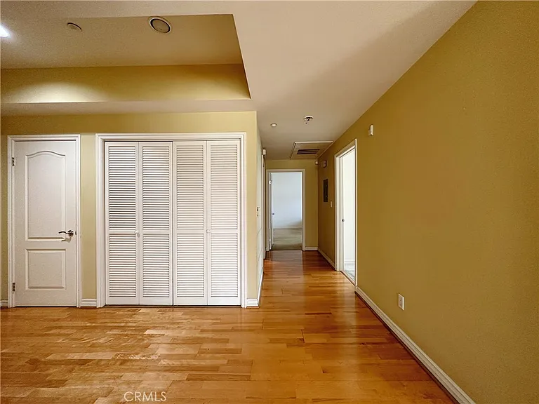 320 S Willaman Dr #402 — Photo 17