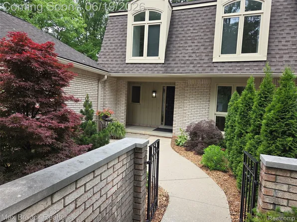 1106 Hillpointe Cir, Bloomfield Hills, MI 48304