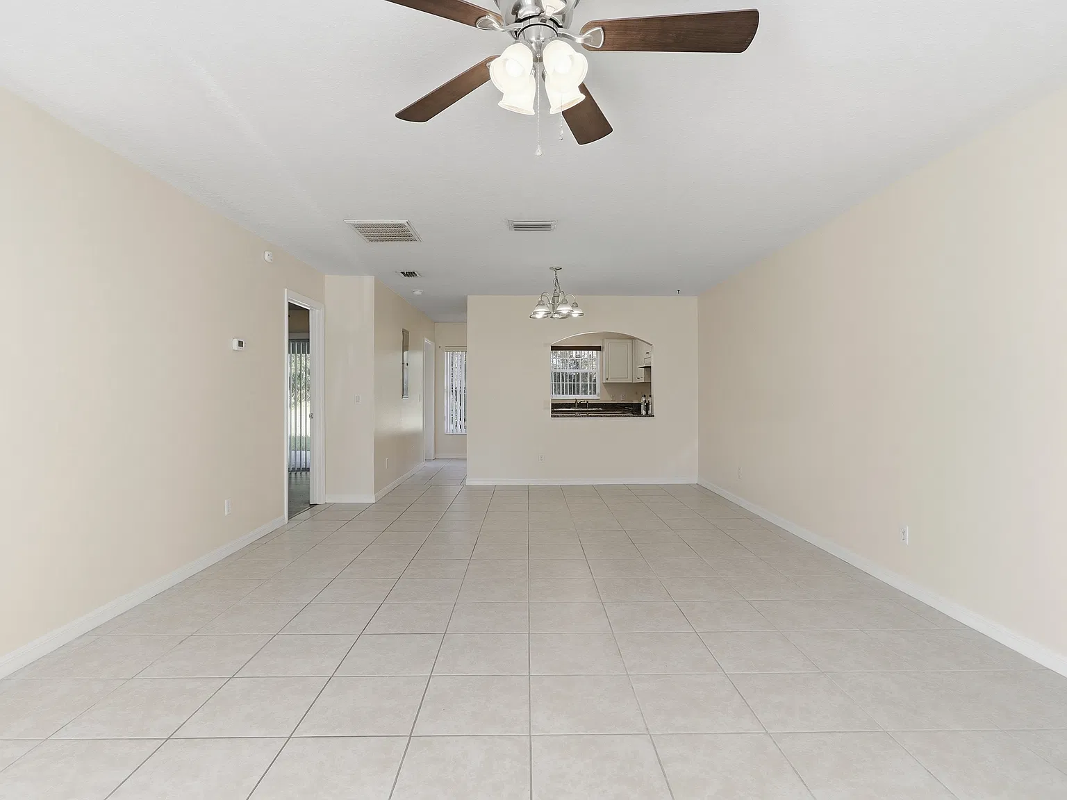 3 bed, 1241 sqft, $1,700 — Photo 3