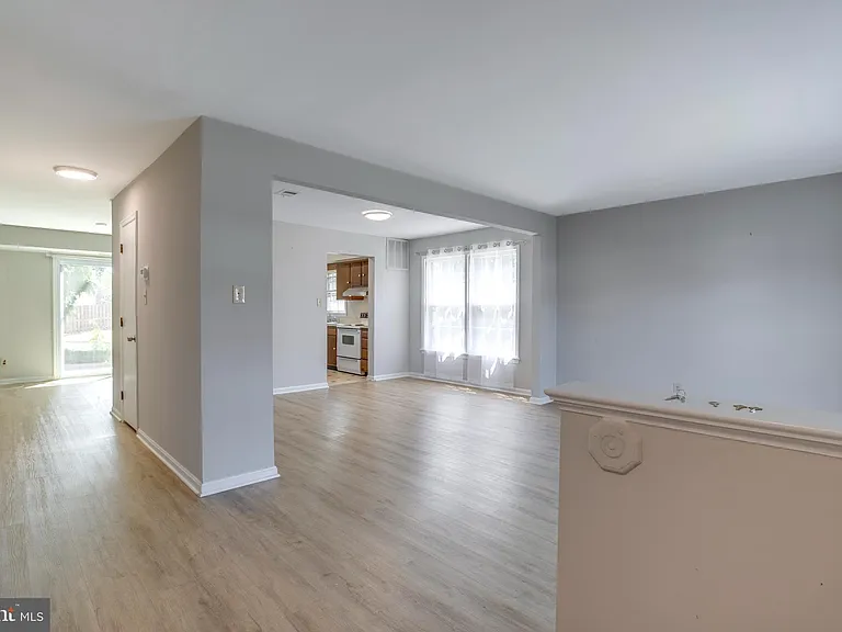 322 Clay St — Photo 7