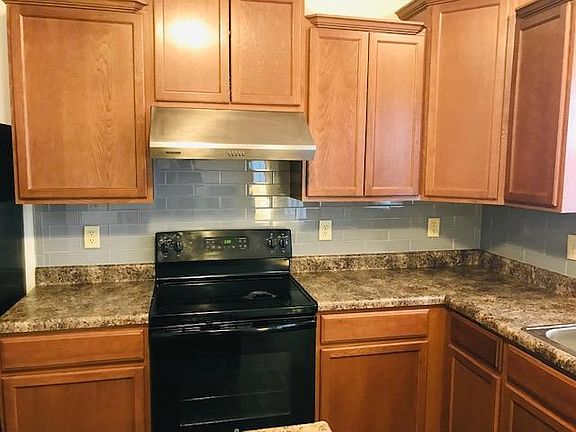 3rd image of 1763 Silverton Dr