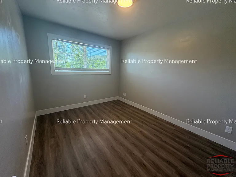 235 W 20th St #1 — Photo 7