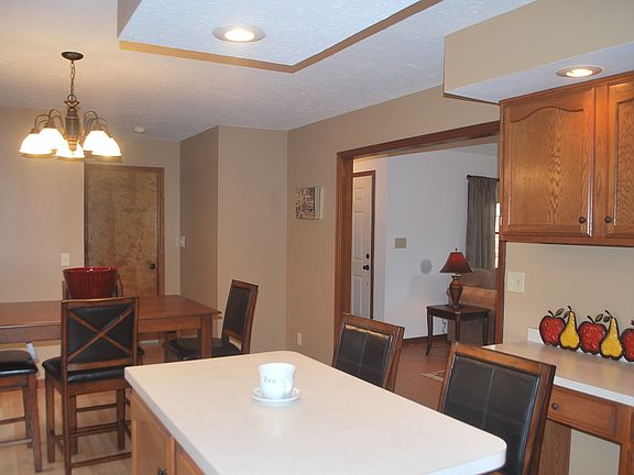 5th image of 6121 E Walnut St