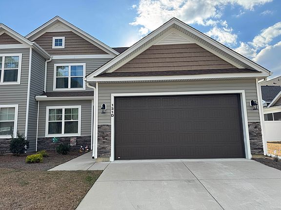 2nd image of 131 Machrie Loop #D