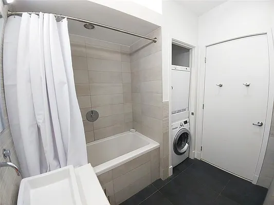 Rented by R New York | media 33