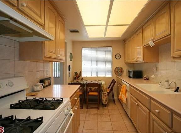 4th image of 12540 Burbank Blvd APT 204