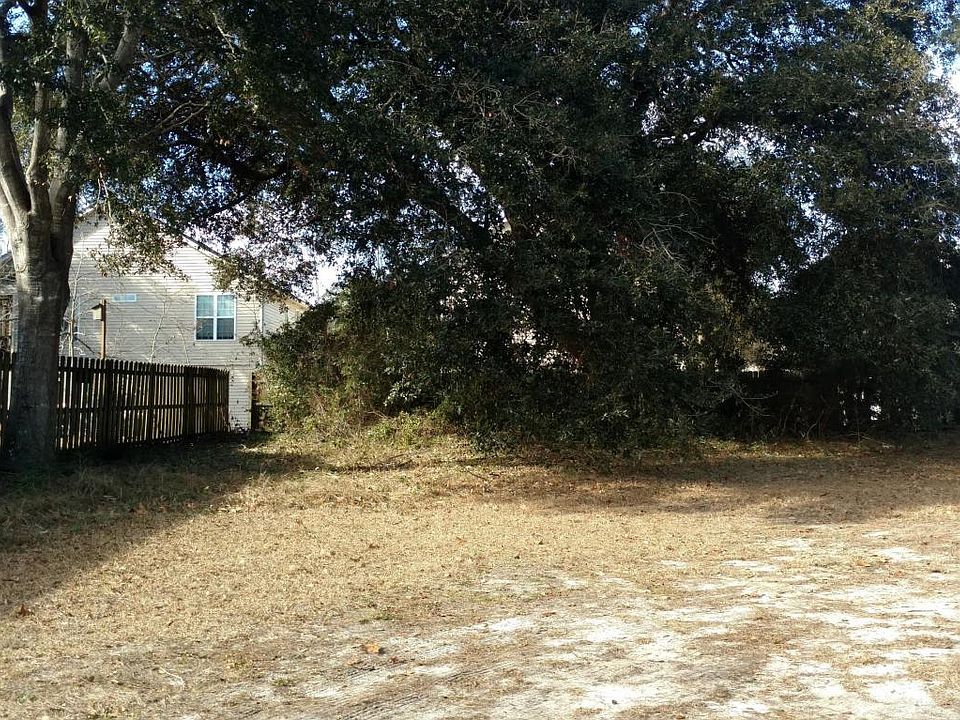 2nd image of 135 NE 30th St